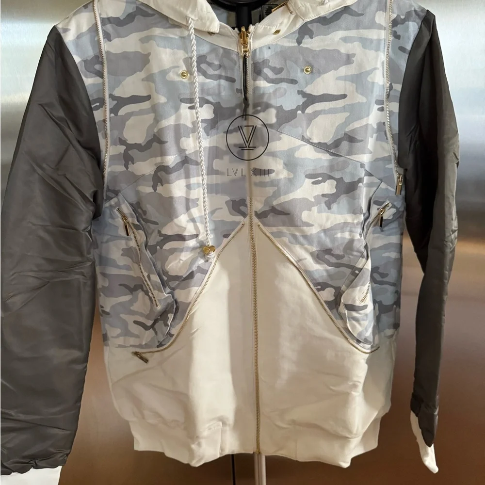 Jason Derulo’s Brand LVL XIII Camouflage Gray/Cream Performance Jacket/Backpack - Picture 1 of 11